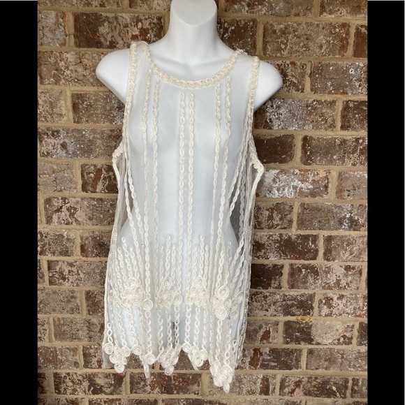 Listicle Top size small new with tags - Picture 1 of 10